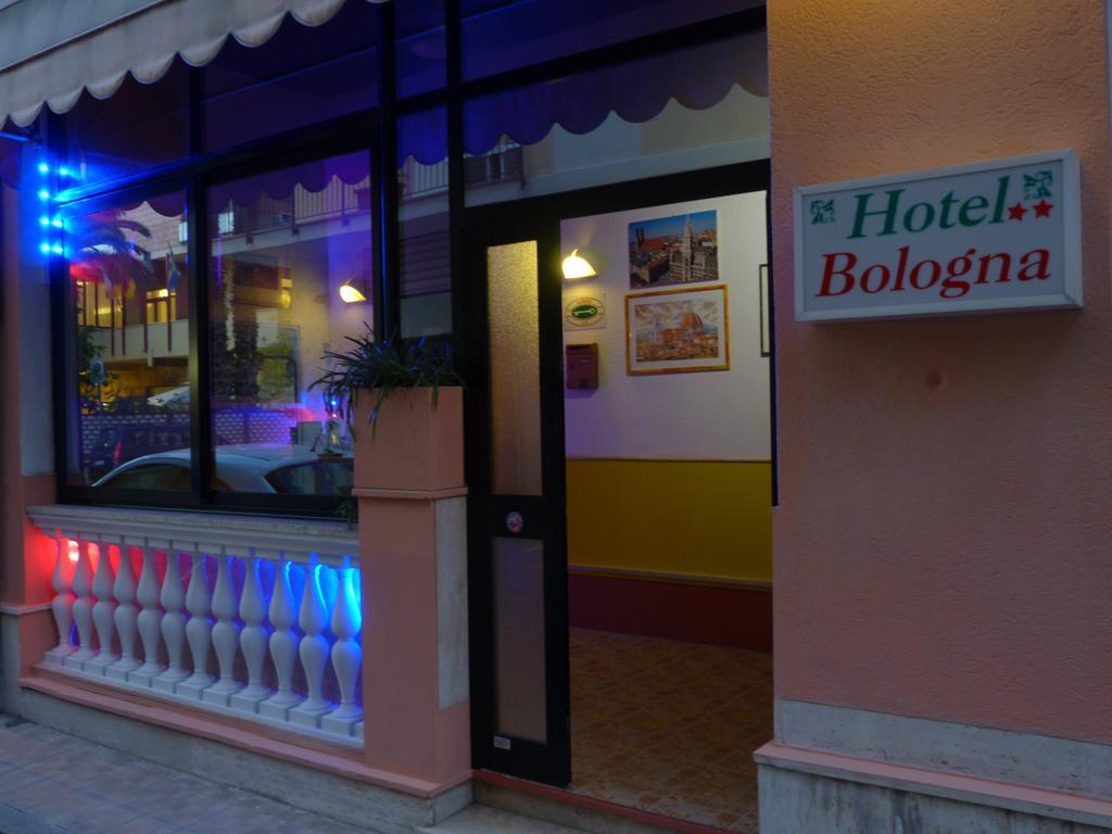 Hotel Bologna Сан-Бенедетто-дель-Тронто Екстер'єр фото