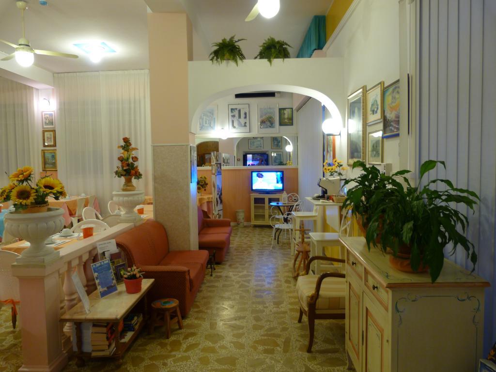 Hotel Bologna Сан-Бенедетто-дель-Тронто Екстер'єр фото