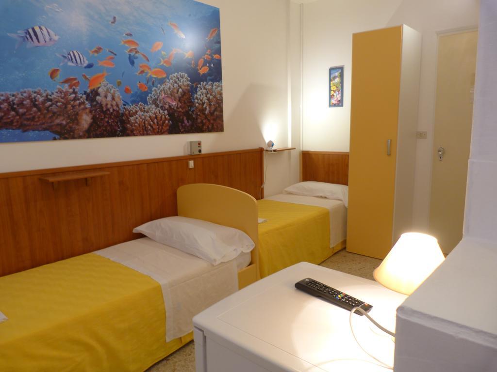 Hotel Bologna Сан-Бенедетто-дель-Тронто Екстер'єр фото