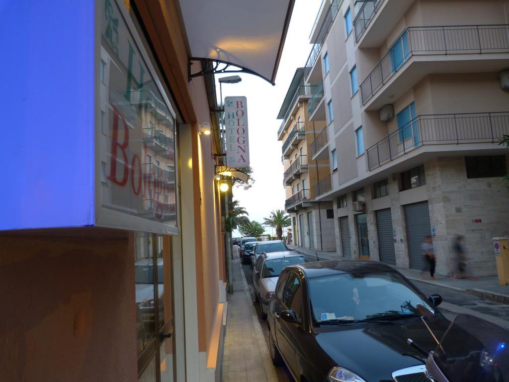 Hotel Bologna Сан-Бенедетто-дель-Тронто Екстер'єр фото