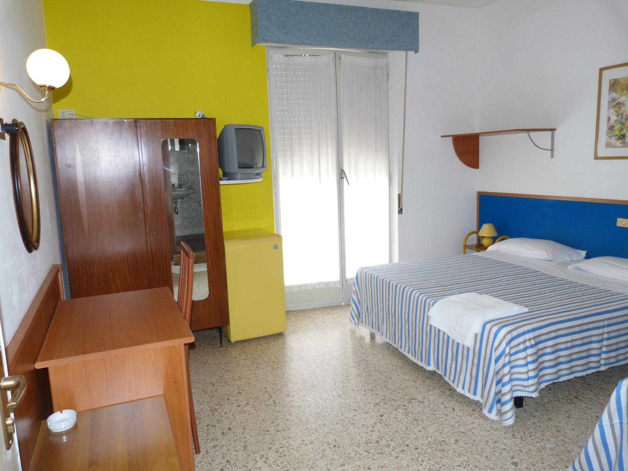 Hotel Bologna Сан-Бенедетто-дель-Тронто Екстер'єр фото
